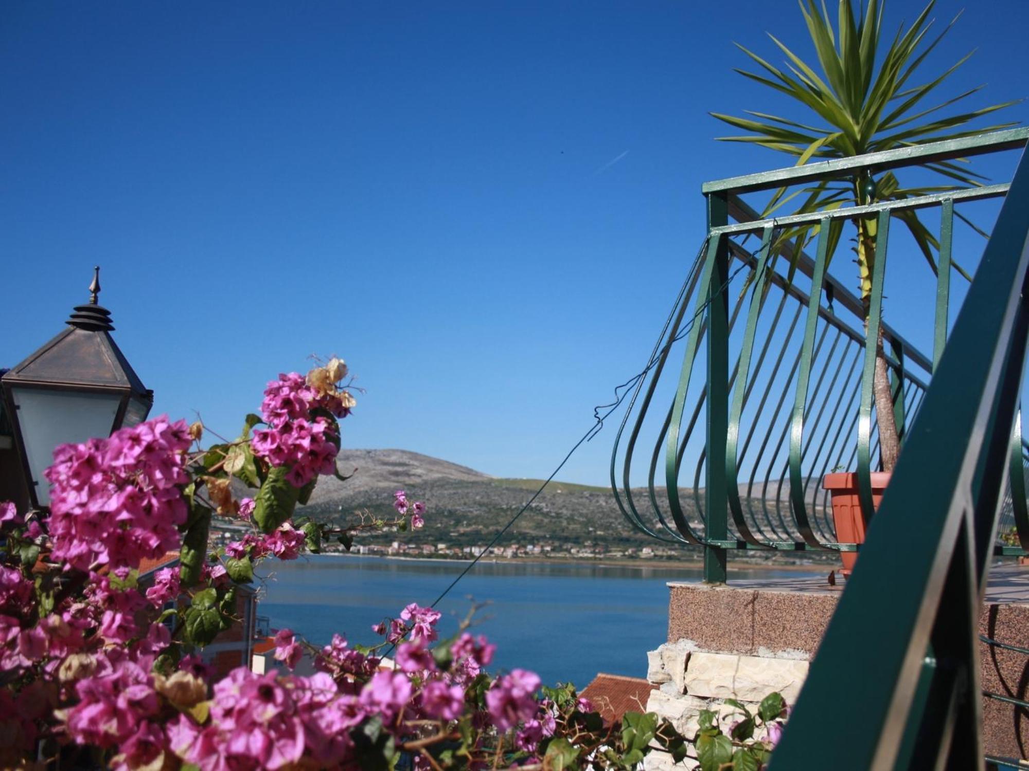 Apartments Barba Trogir Ruang foto