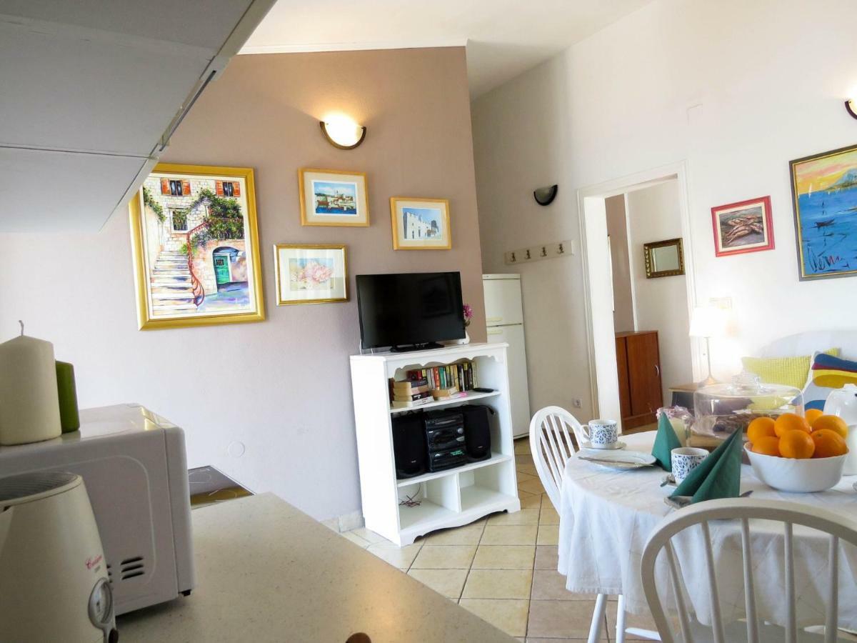 Apartments Barba Trogir Bagian luar foto