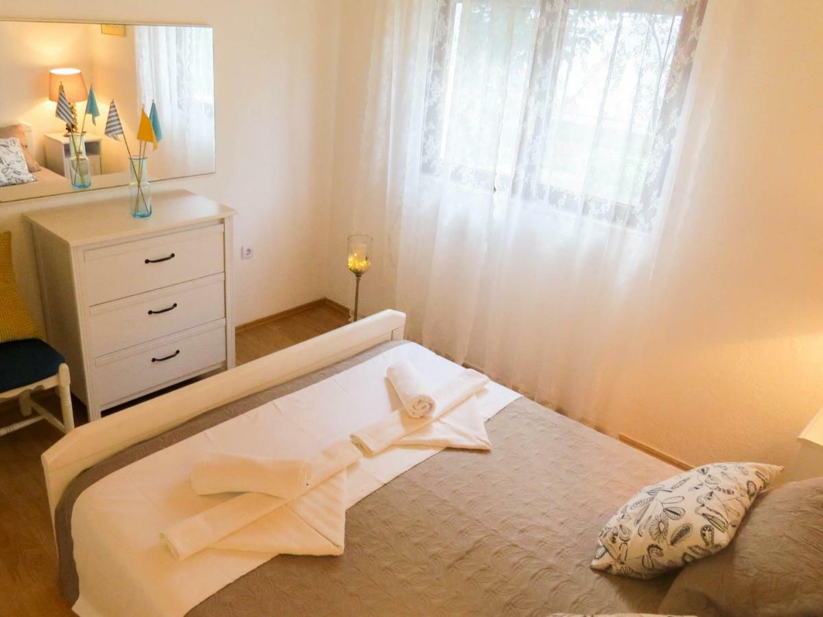 Apartments Barba Trogir Bagian luar foto
